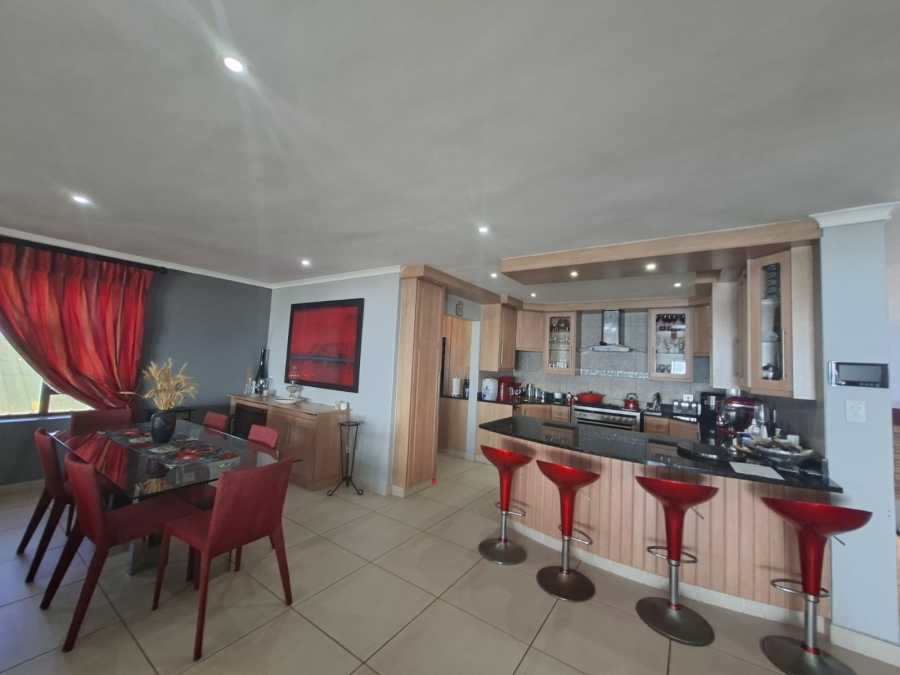 6 Bedroom Property for Sale in Da Nova Western Cape
